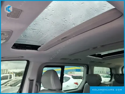 HYUNDAI STAREX 11-SEATER WAGON