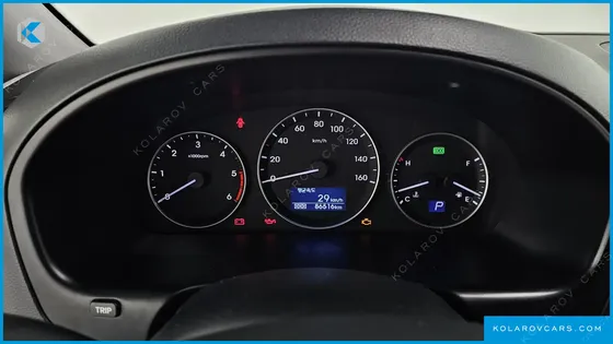 HYUNDAI STAREX 12-SEATER WAGON