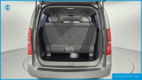 HYUNDAI STAREX 12-SEATER WAGON