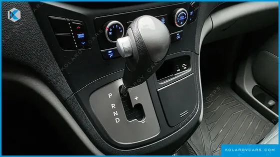 HYUNDAI STAREX 12-SEATER WAGON