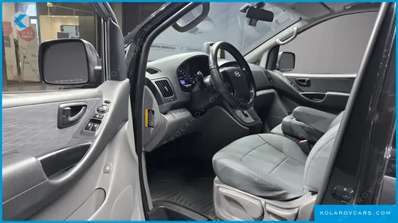 HYUNDAI STAREX 12-SEATER WAGON