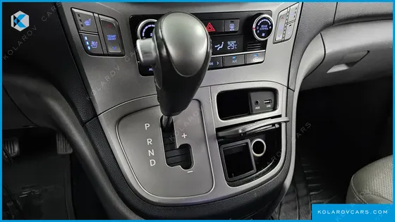 HYUNDAI STAREX 11-SEATER WAGON