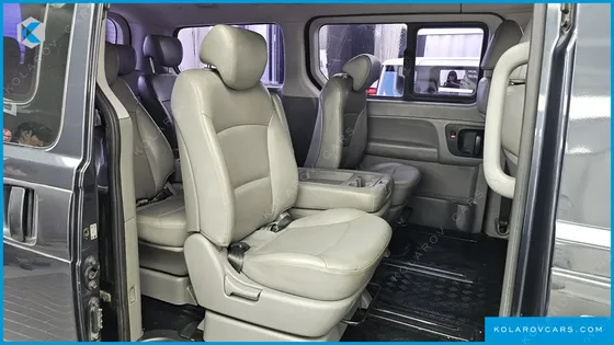 HYUNDAI STAREX 11-SEATER WAGON