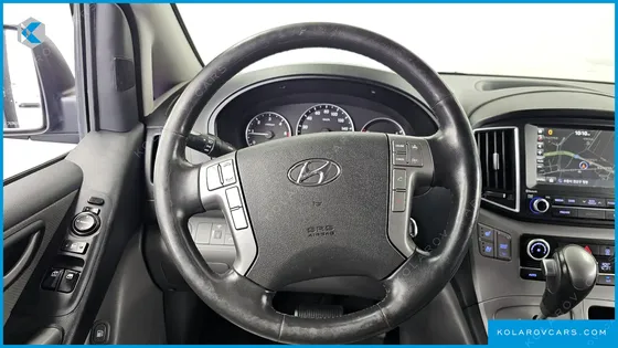 HYUNDAI STAREX 11-SEATER WAGON