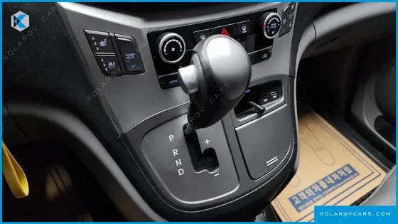 HYUNDAI STAREX 12-SEATER WAGON