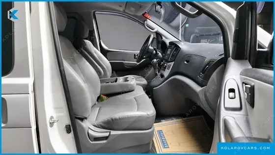 HYUNDAI STAREX 12-SEATER WAGON