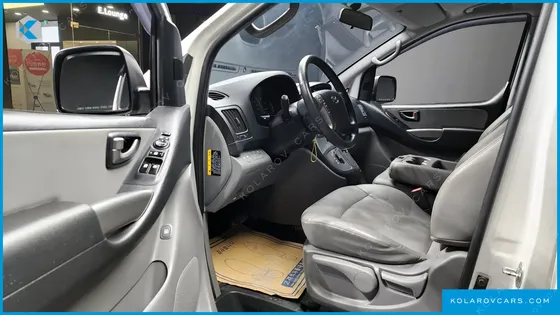 HYUNDAI STAREX 12-SEATER WAGON