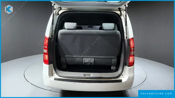 HYUNDAI STAREX 12-SEATER WAGON