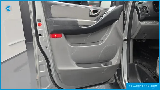HYUNDAI STAREX 11-SEATER WAGON HVX