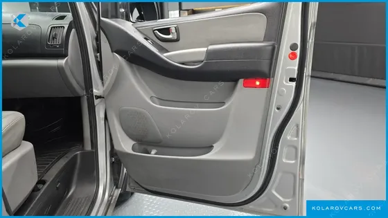 HYUNDAI STAREX 11-SEATER WAGON HVX