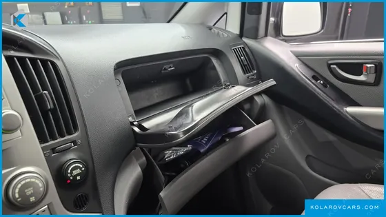 HYUNDAI STAREX 11-SEATER WAGON HVX