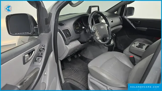 HYUNDAI STAREX 3-SEATER VAN