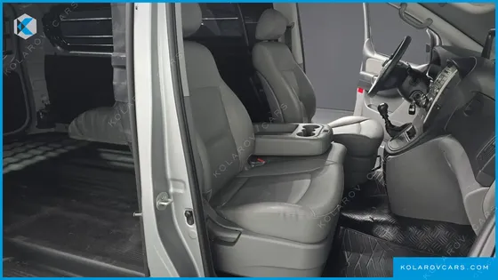 HYUNDAI STAREX 3-SEATER VAN
