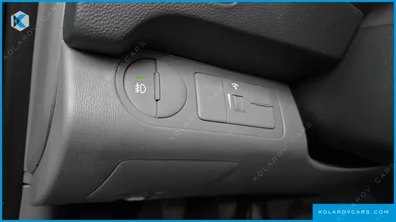 HYUNDAI STAREX 3-SEATER VAN