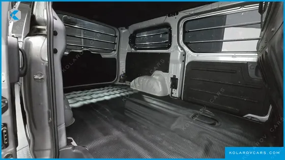 HYUNDAI STAREX 3-SEATER VAN