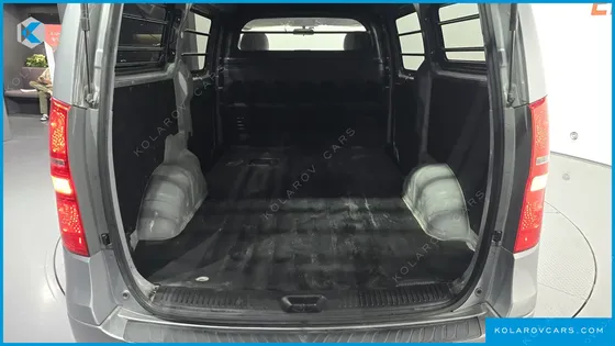 HYUNDAI STAREX 3-SEATER VAN