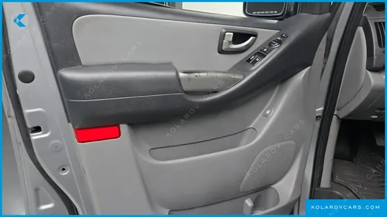HYUNDAI STAREX 3-SEATER VAN