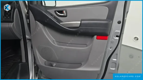 HYUNDAI STAREX 3-SEATER VAN