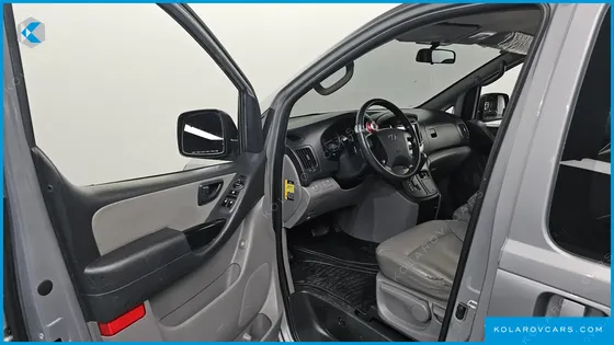 HYUNDAI STAREX 12-SEATER WAGON