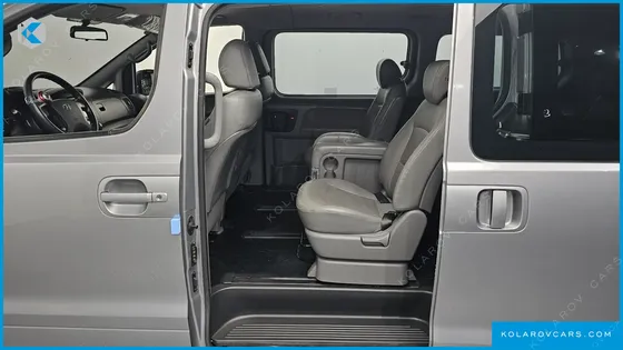 HYUNDAI STAREX 12-SEATER WAGON