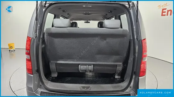 HYUNDAI STAREX 12-SEATER WAGON