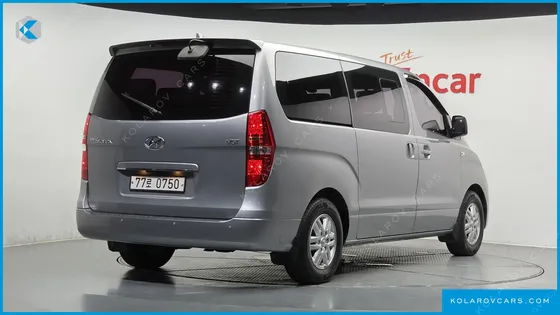 HYUNDAI STAREX 12-SEATER WAGON