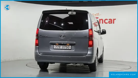 HYUNDAI STAREX 12-SEATER WAGON