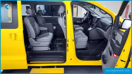 HYUNDAI STAREX GUARD CAR OF CHILDREN
