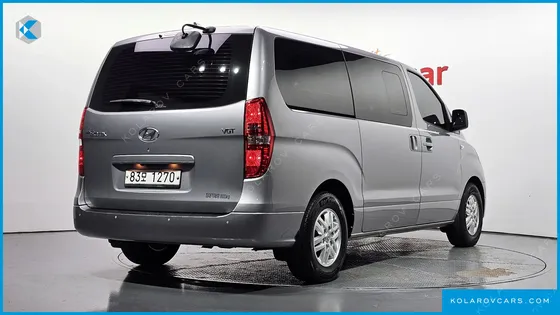 HYUNDAI STAREX 5-SEATER VAN