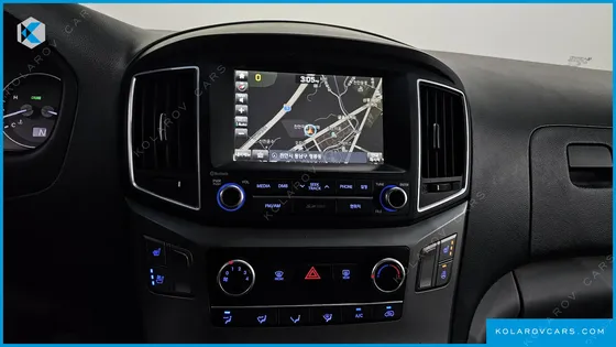 HYUNDAI STAREX 5-SEATER VAN