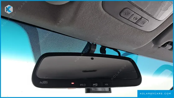 HYUNDAI STAREX 5-SEATER VAN