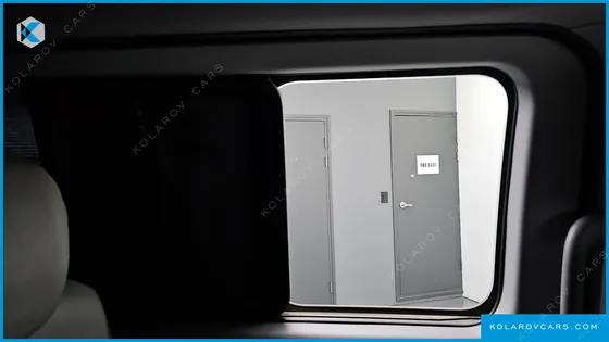 HYUNDAI STAREX 5-SEATER VAN