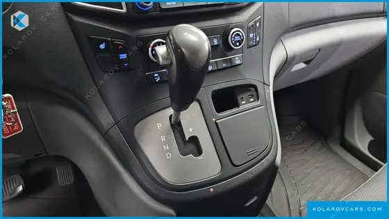 HYUNDAI STAREX 12-SEATER WAGON