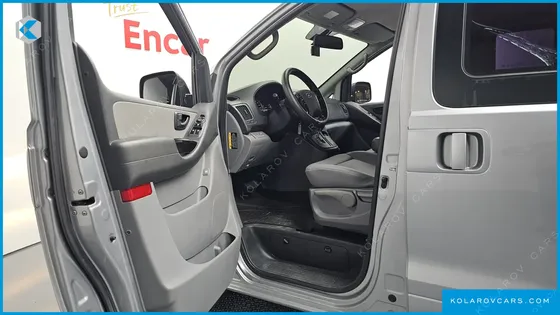 HYUNDAI STAREX 12-SEATER WAGON