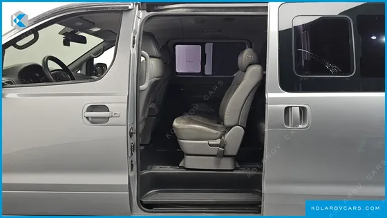HYUNDAI STAREX 12-SEATER WAGON