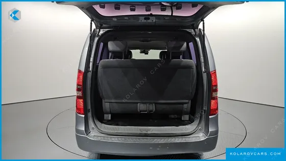 HYUNDAI STAREX 12-SEATER WAGON