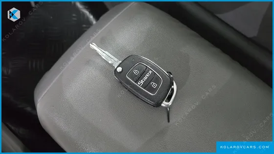 HYUNDAI STAREX 4WD 11-SEATER WAGON