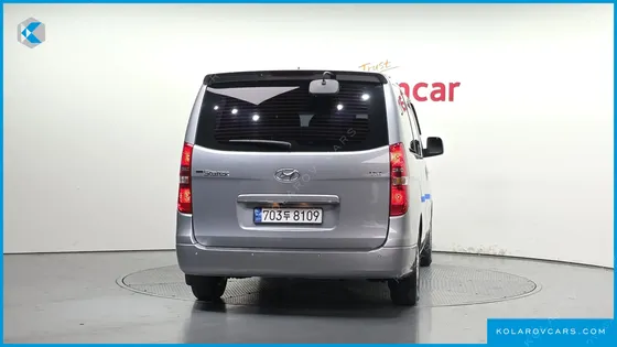 HYUNDAI STAREX 12-SEATER WAGON