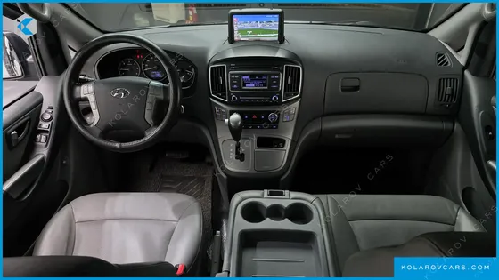 HYUNDAI STAREX 12-SEATER WAGON