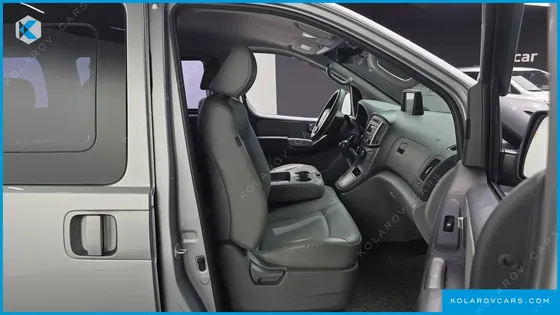 HYUNDAI STAREX 12-SEATER WAGON