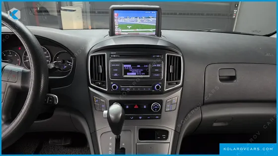 HYUNDAI STAREX 12-SEATER WAGON