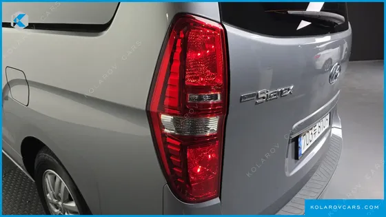 HYUNDAI STAREX 12-SEATER WAGON