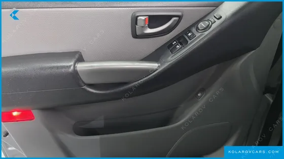 HYUNDAI STAREX 12-SEATER WAGON