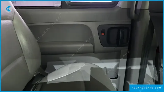 HYUNDAI STAREX 4WD 12-SEATER WAGON