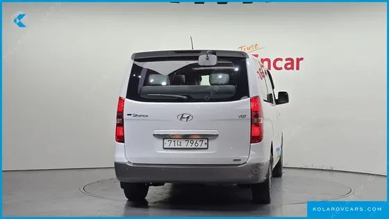 HYUNDAI STAREX 4WD 12-SEATER WAGON