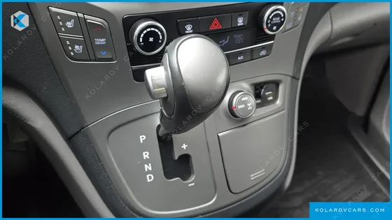 HYUNDAI STAREX 4WD 12-SEATER WAGON