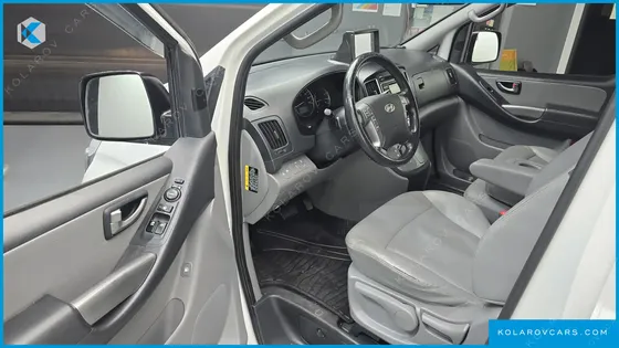 HYUNDAI STAREX 4WD 12-SEATER WAGON