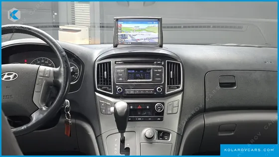 HYUNDAI STAREX 4WD 12-SEATER WAGON