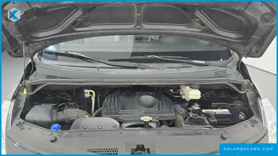 HYUNDAI STAREX 3-SEATER VAN