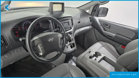 HYUNDAI STAREX 3-SEATER VAN